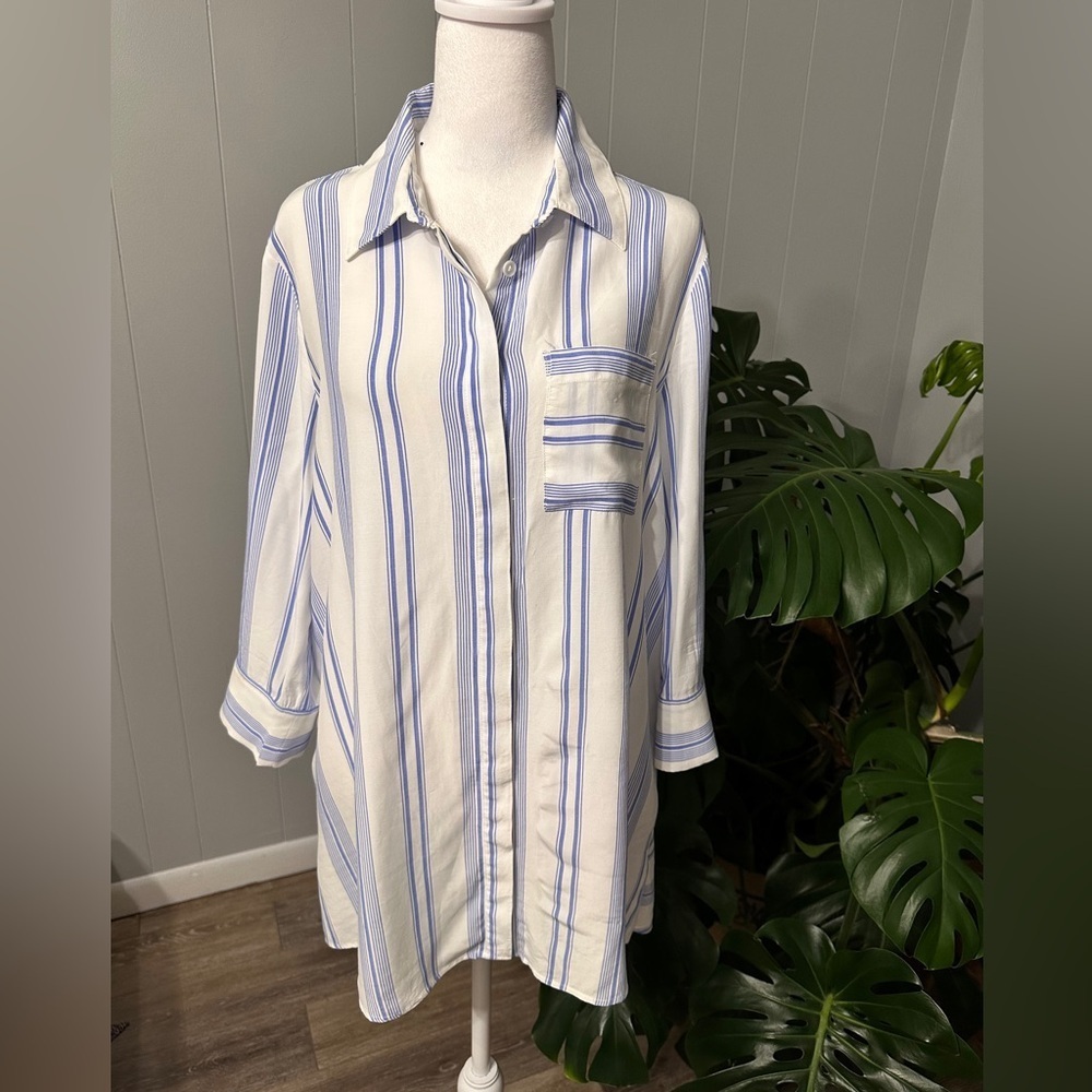 #7) Soft Surroundings hidden button down long shirt Size medium never worn.